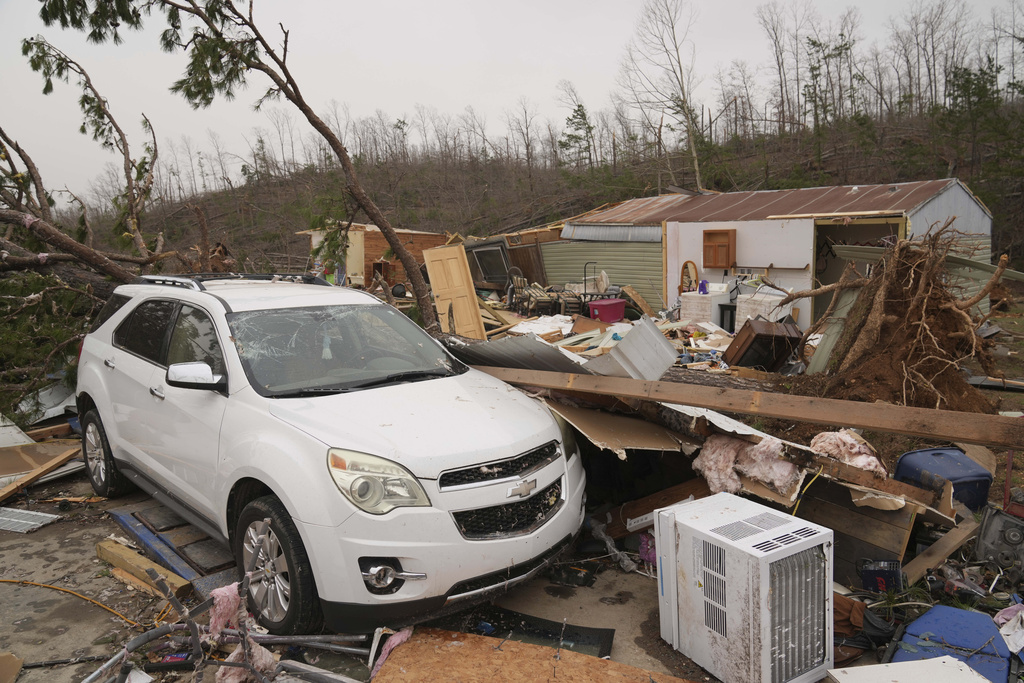 At least 26 dead in massive US storm after Kansas reports 8 fatalities ...